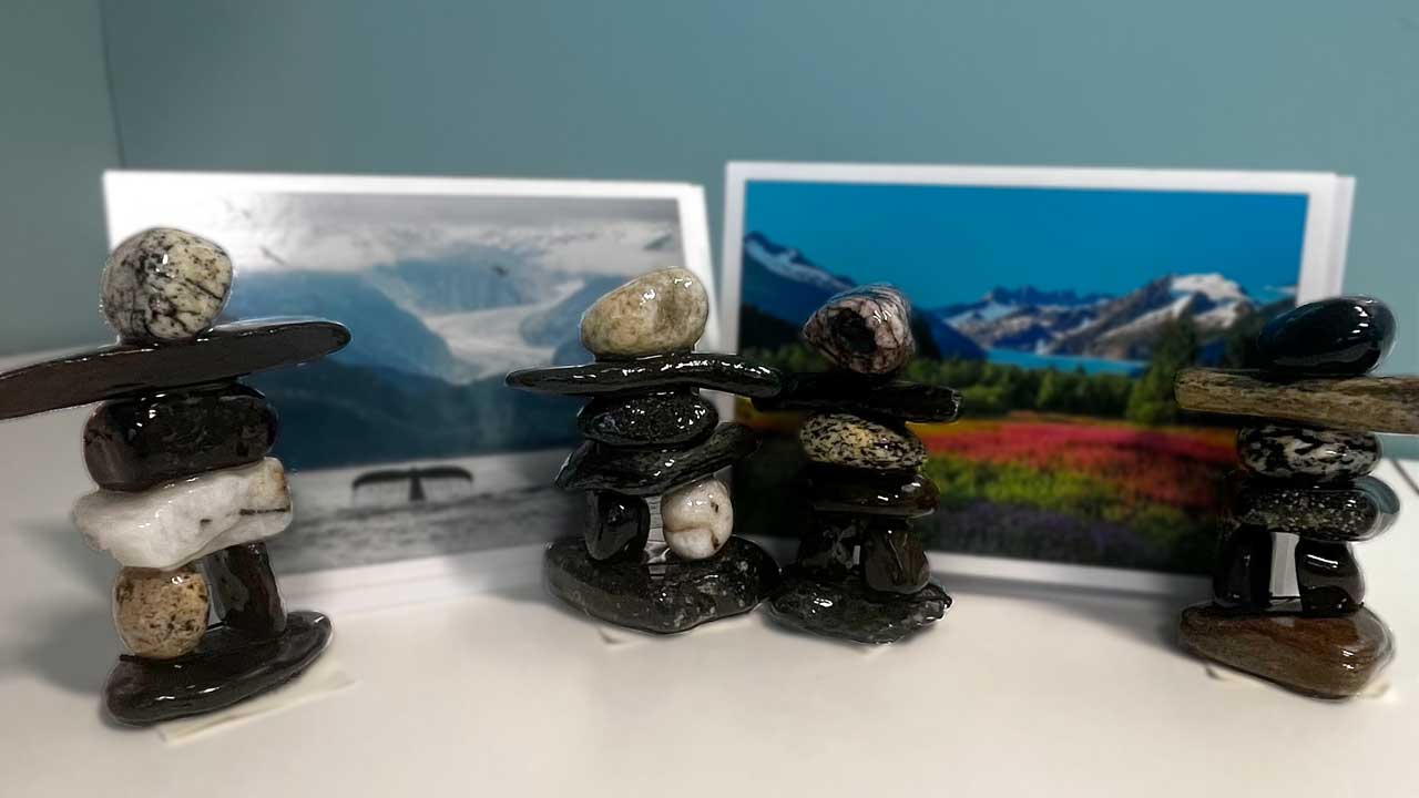 4 inuksuit
