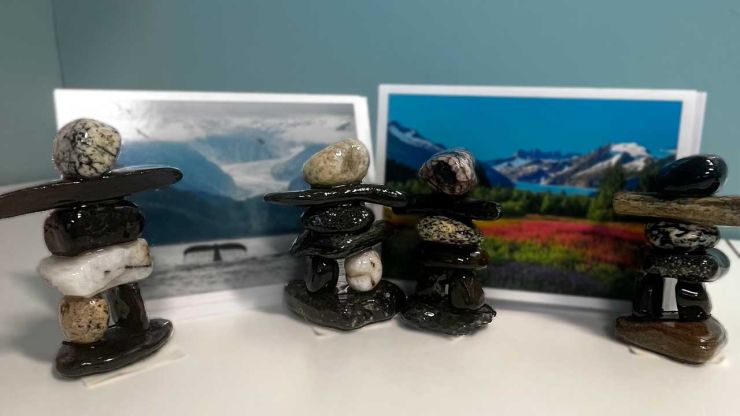 4 inuksuit